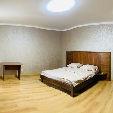 Ogienka 2B, Center Lutsk Apartment ภายนอก รูปภาพ